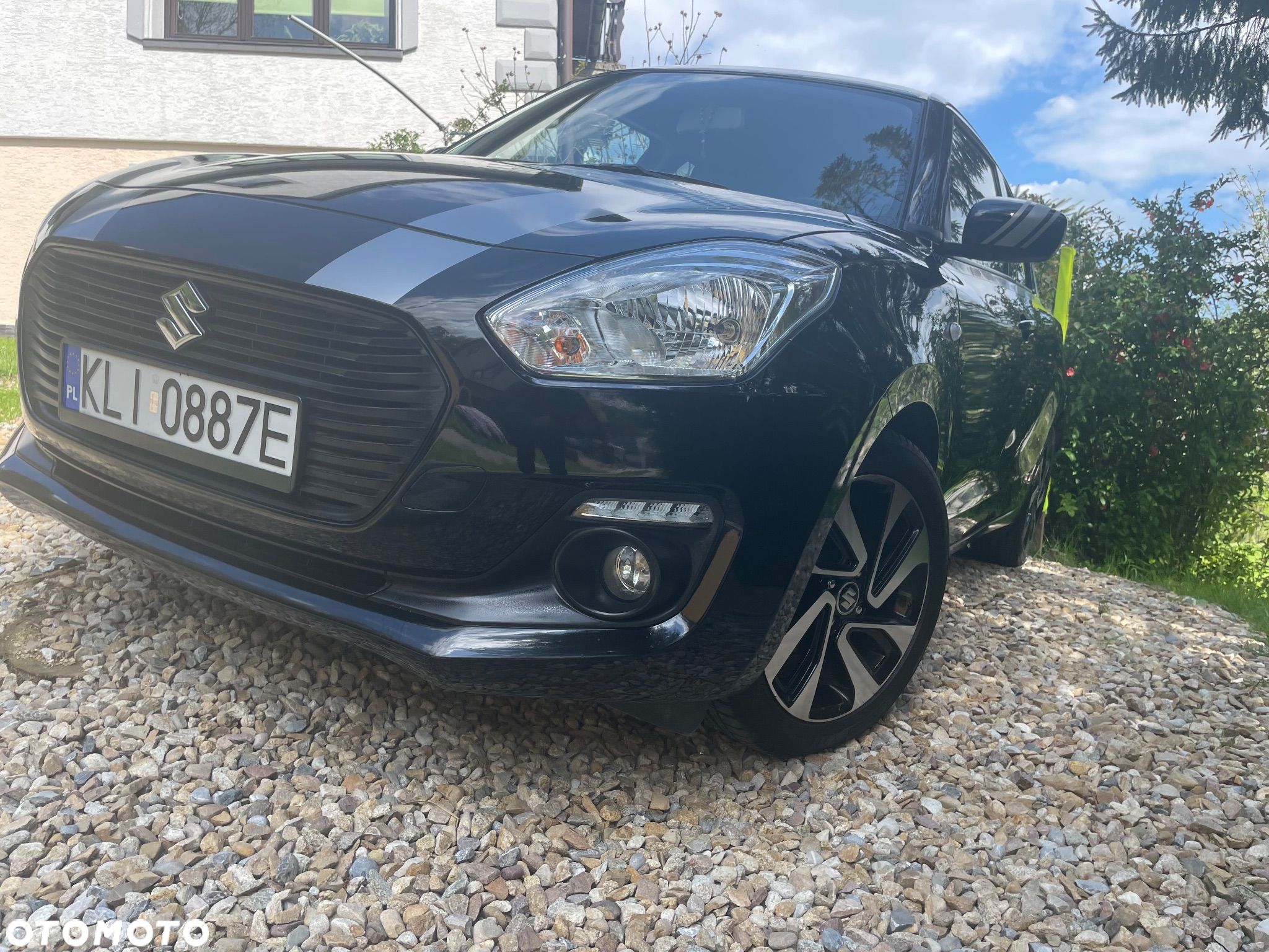 Suzuki Swift 1.0 T Premium Plus - 1