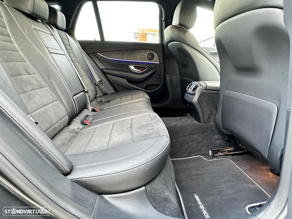 Mercedes-Benz E 300 de AMG Line - 26