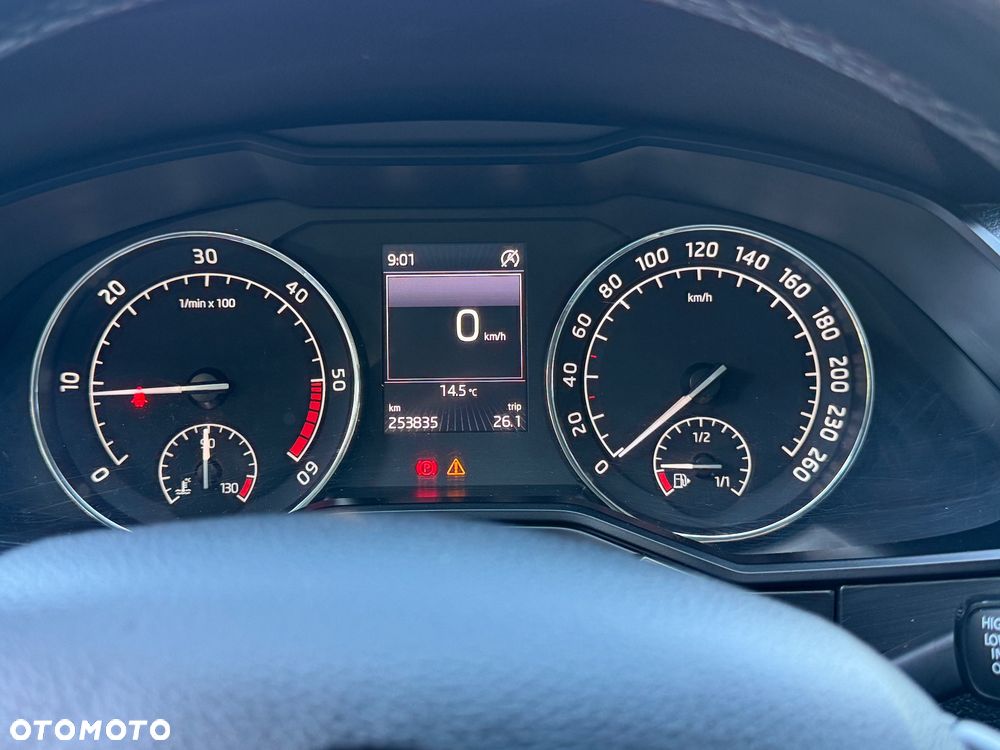 Skoda Superb 2.0 TDI 4x4 Premium Edition - 17