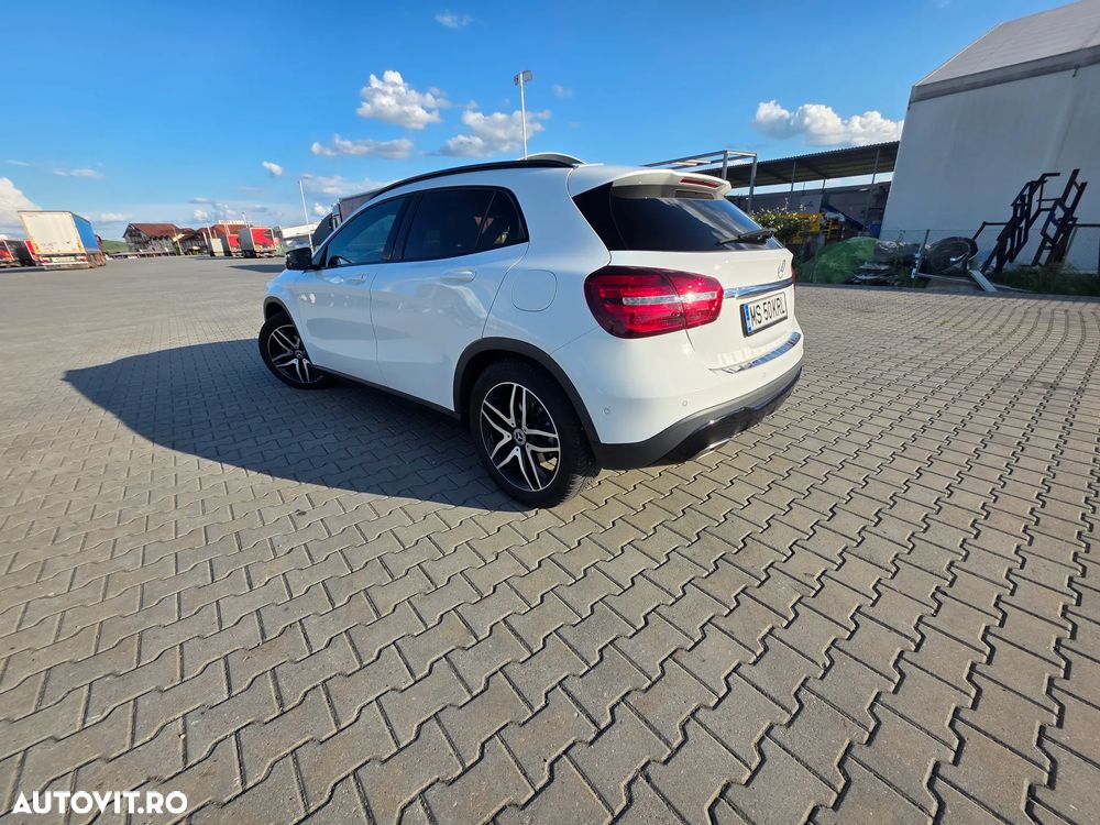 Mercedes-Benz GLA - 4