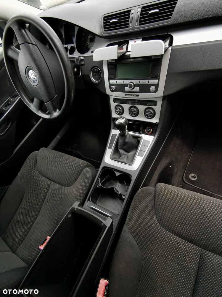 Volkswagen Passat - 20