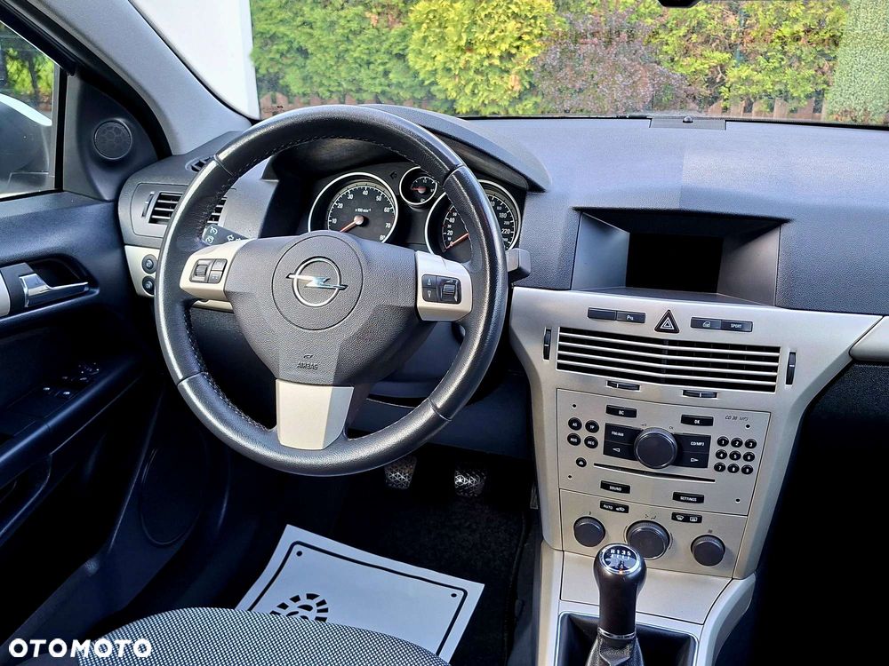 Opel Astra 1.6 Sport - 12