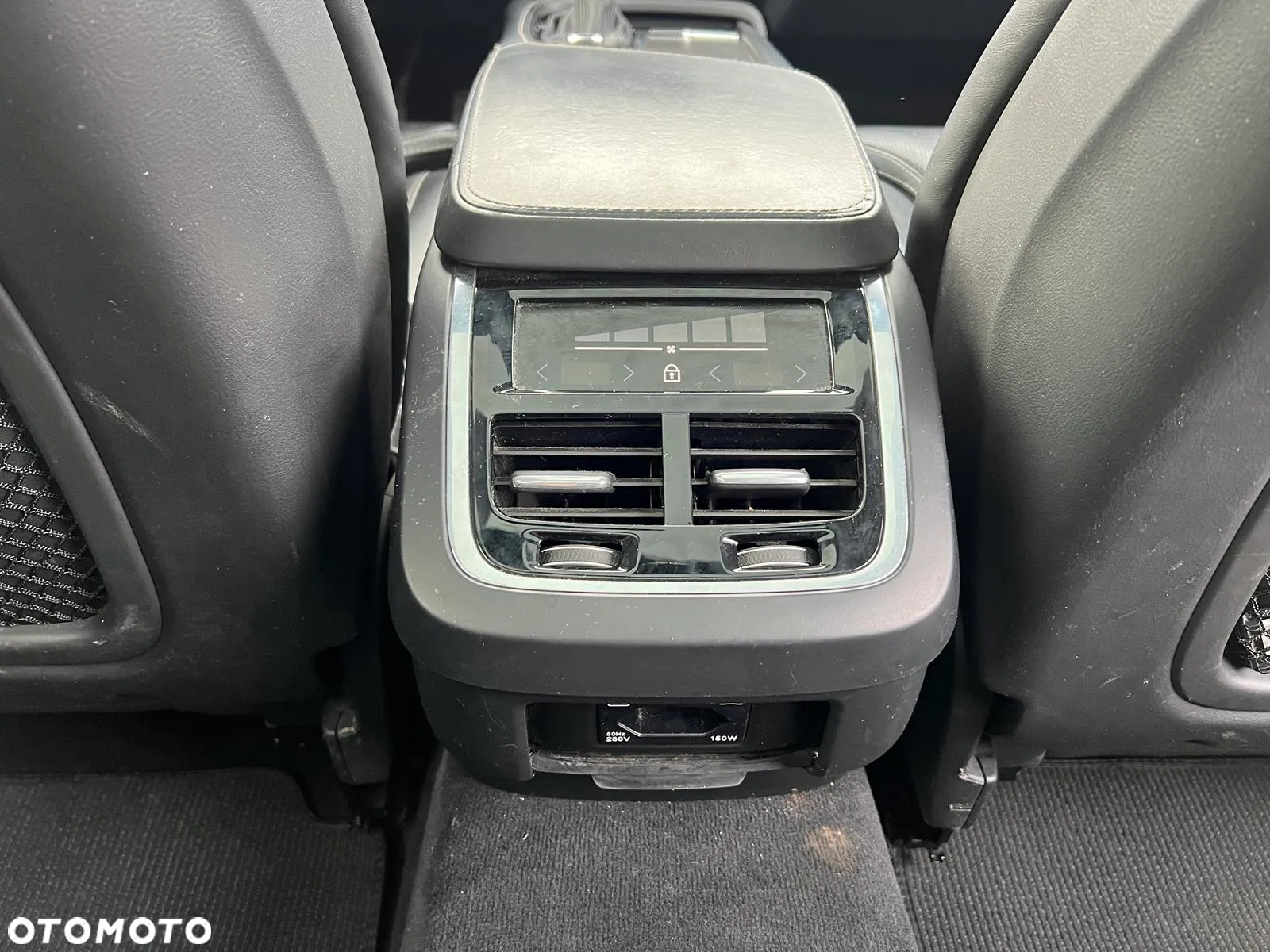 Volvo V90 Cross Country D5 AWD Pro - 26