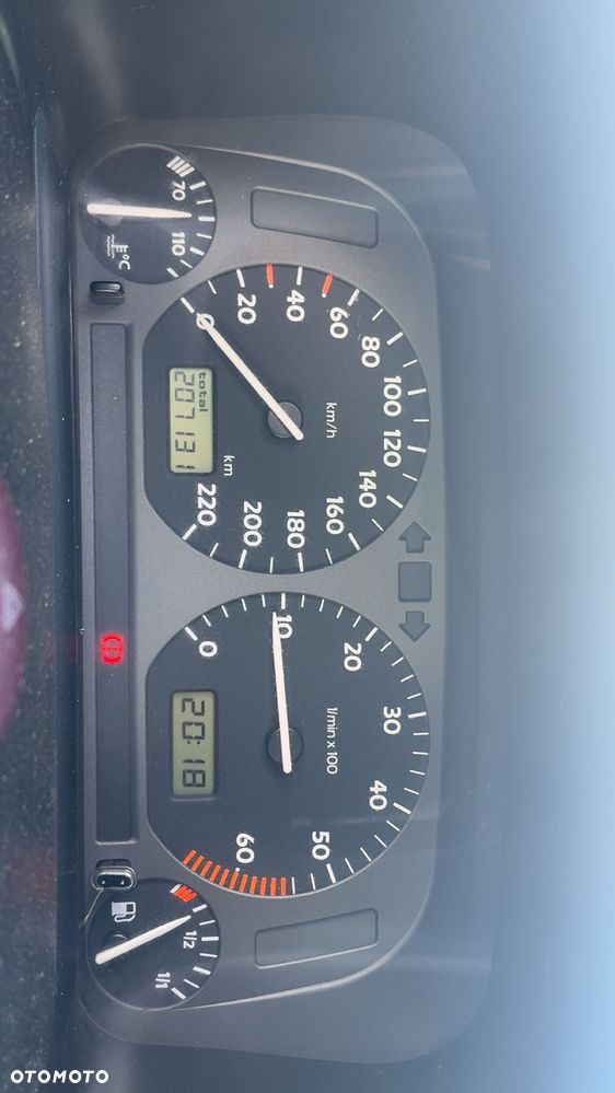 Volkswagen Golf 1.6 - 6