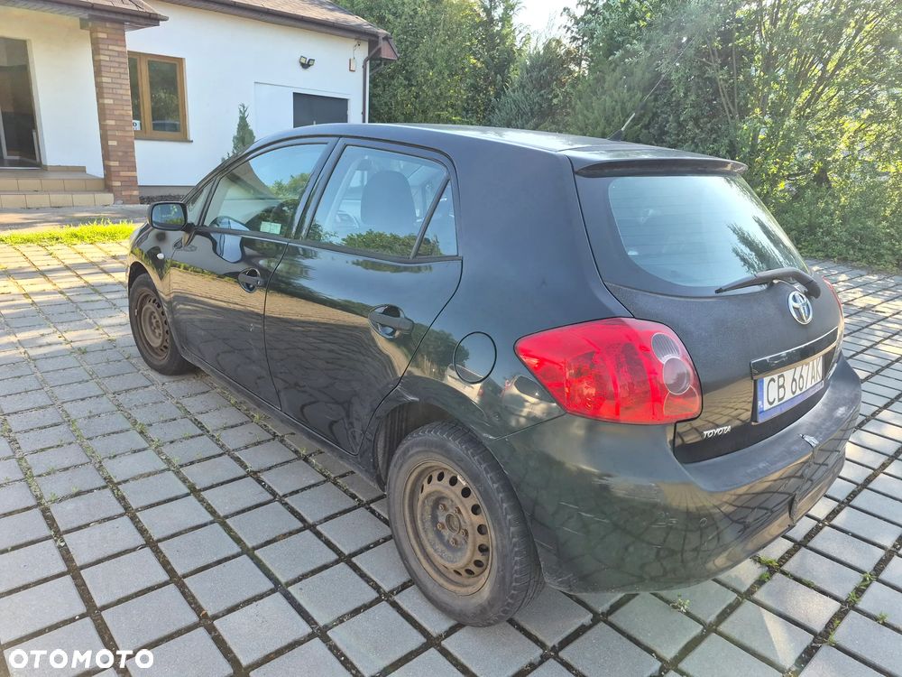 Toyota Auris 1.33 VVT-i Terra - 2