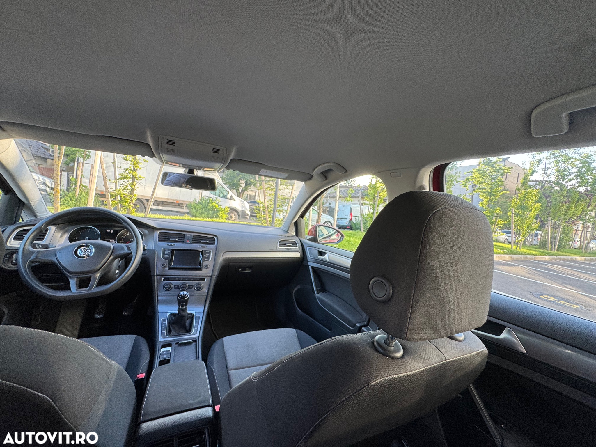 Volkswagen Golf 1.6 TDI BMT Comfortline - 11