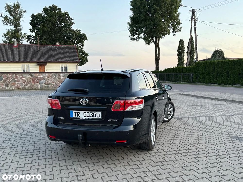 Toyota Avensis 2.2 D-4D X - 7