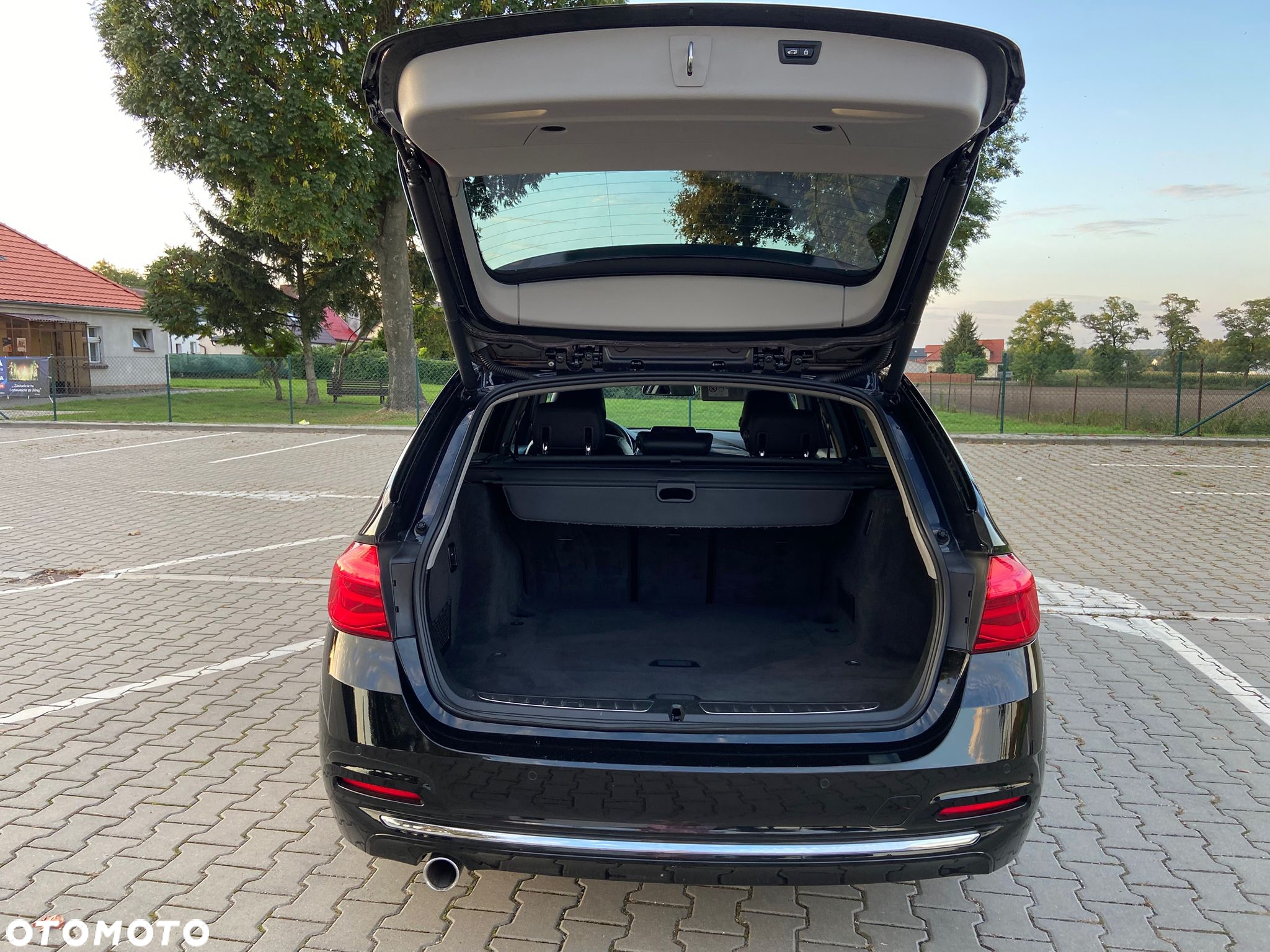 BMW Seria 3 318d Luxury Line - 9