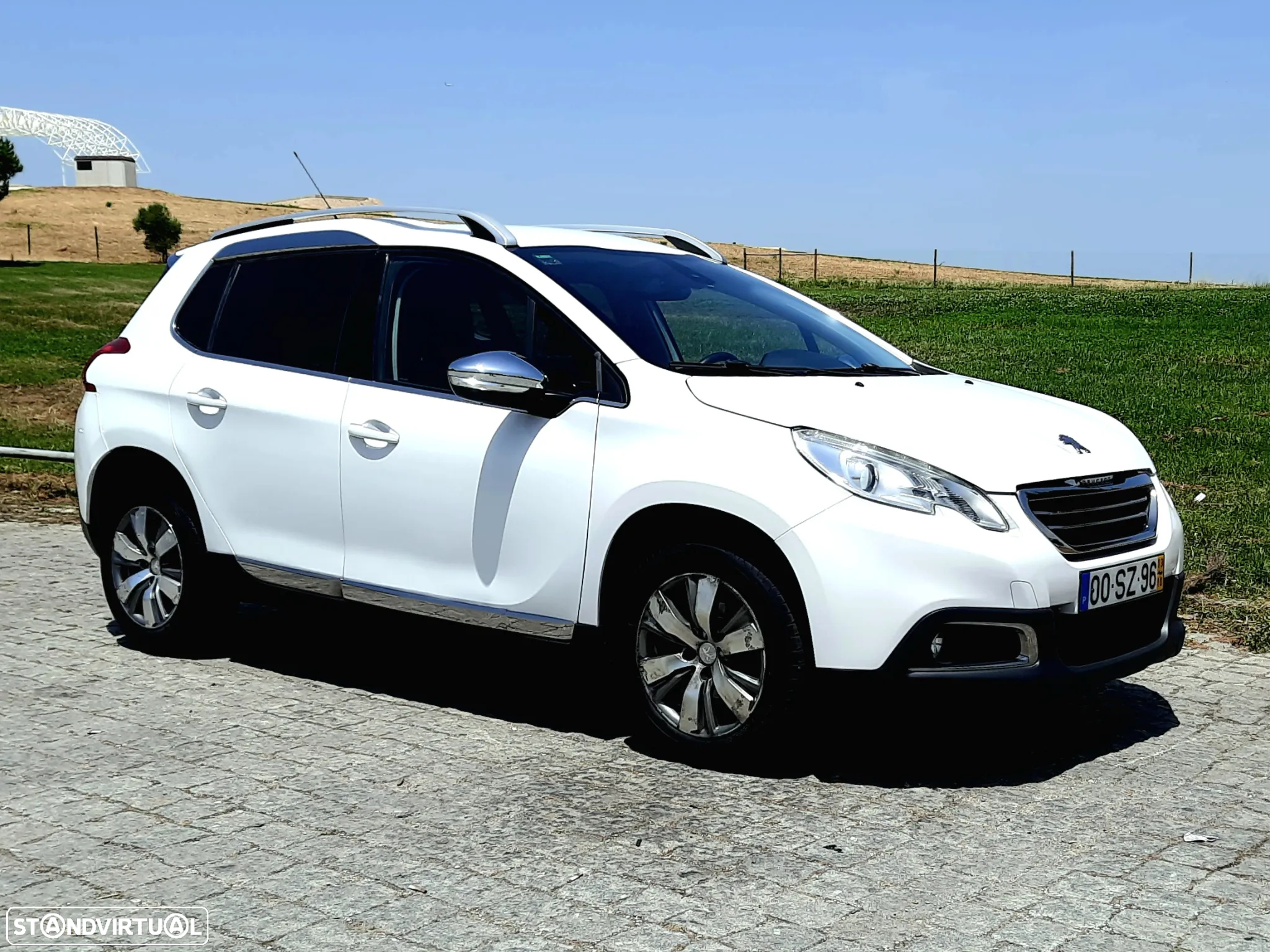 Peugeot 2008 1.6 e-HDi Allure - 3