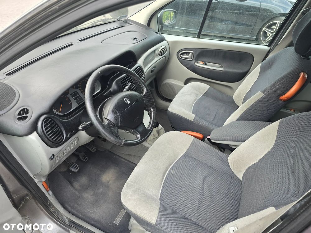 Renault Scenic 1.6 16V Privilege - 5