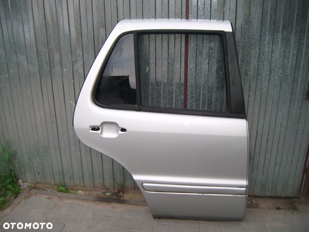 mercedes ML w163 00r drzwi prawy tył 744 - 1