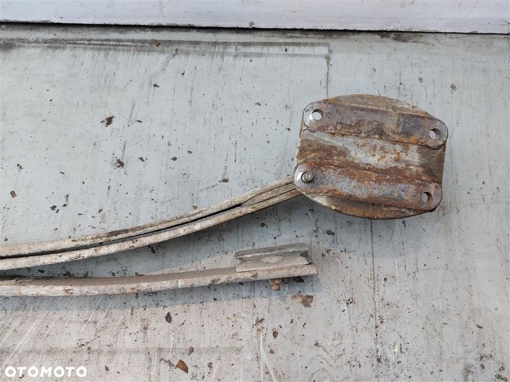 Resor tylny tył Nissan  Trade 3.0D  1990-2001R 3 PIÓRA - 8