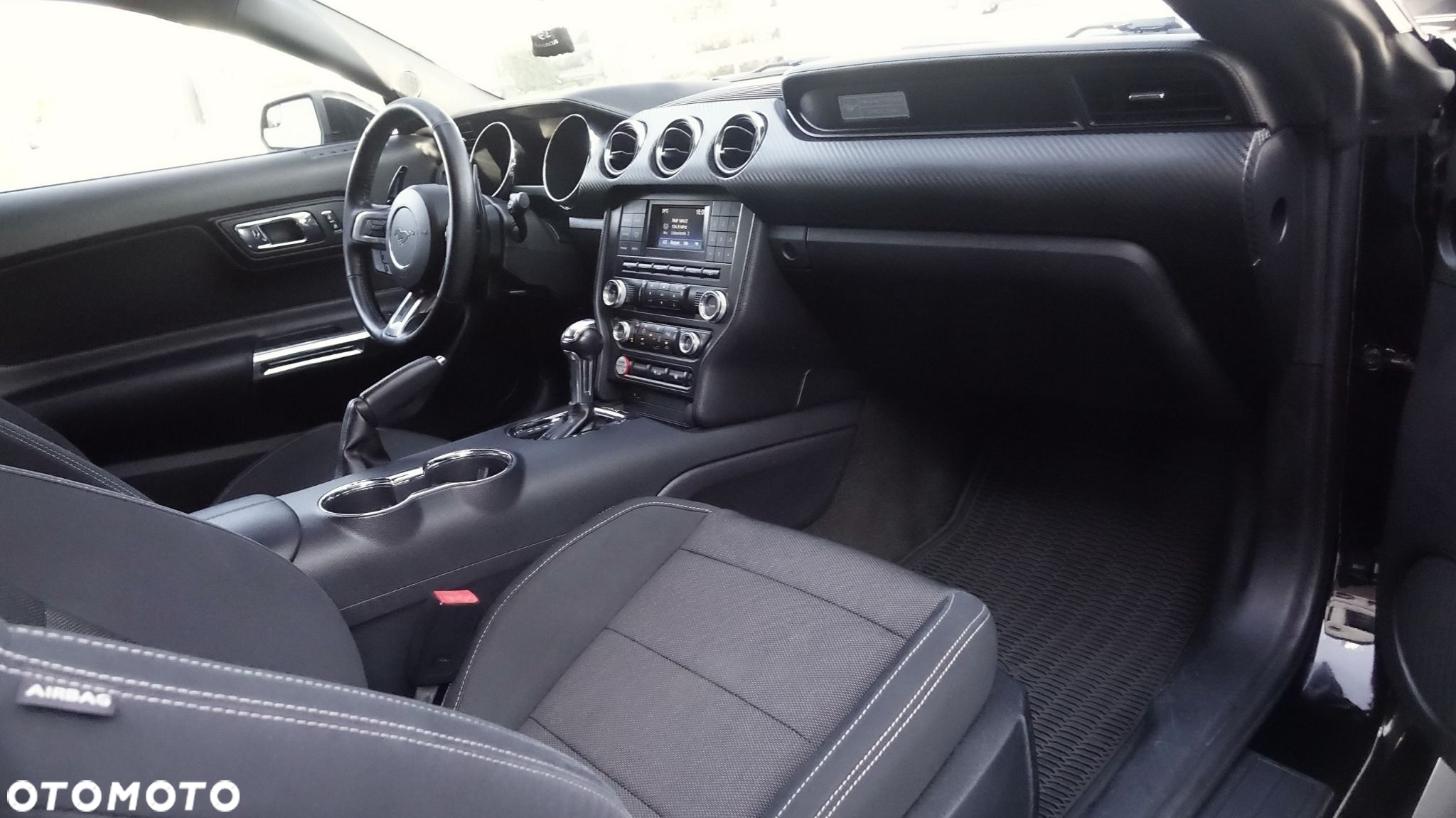 Ford Mustang - 7