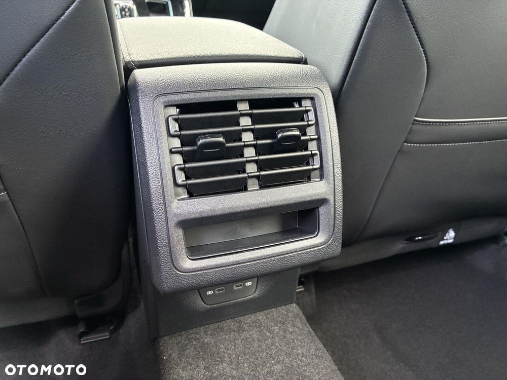 Volkswagen Golf - 27