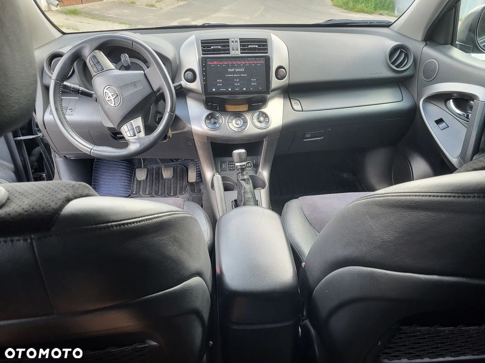 Toyota RAV4 2.0 VVT-i Premium - 9