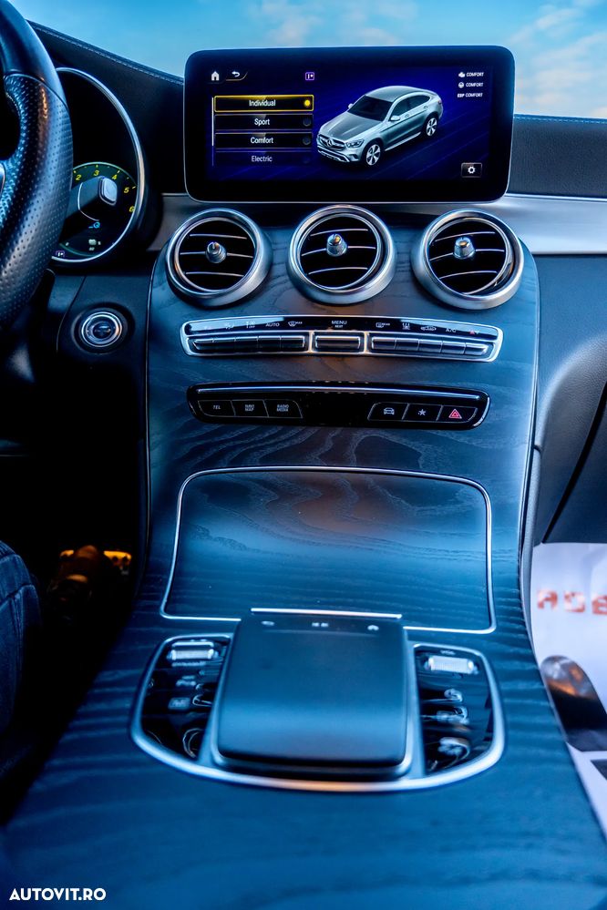 Mercedes-Benz GLC Coupe 300 de 4Matic 9G-TRONIC AMG Line - 20