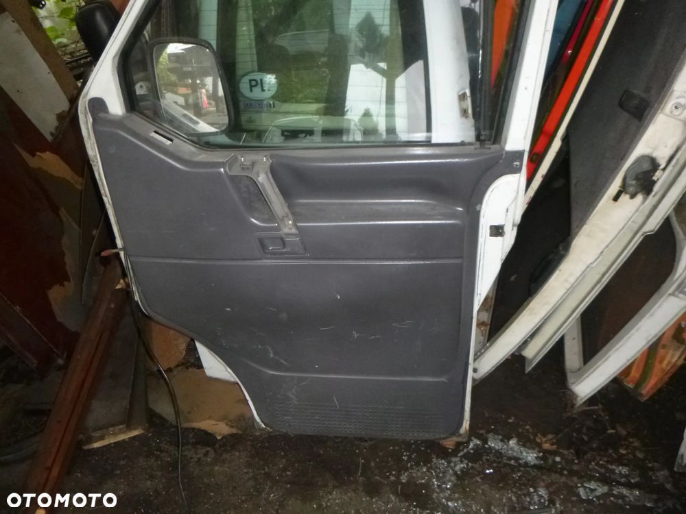 TAPICERKA KIESZEŃ VW T4 - 4