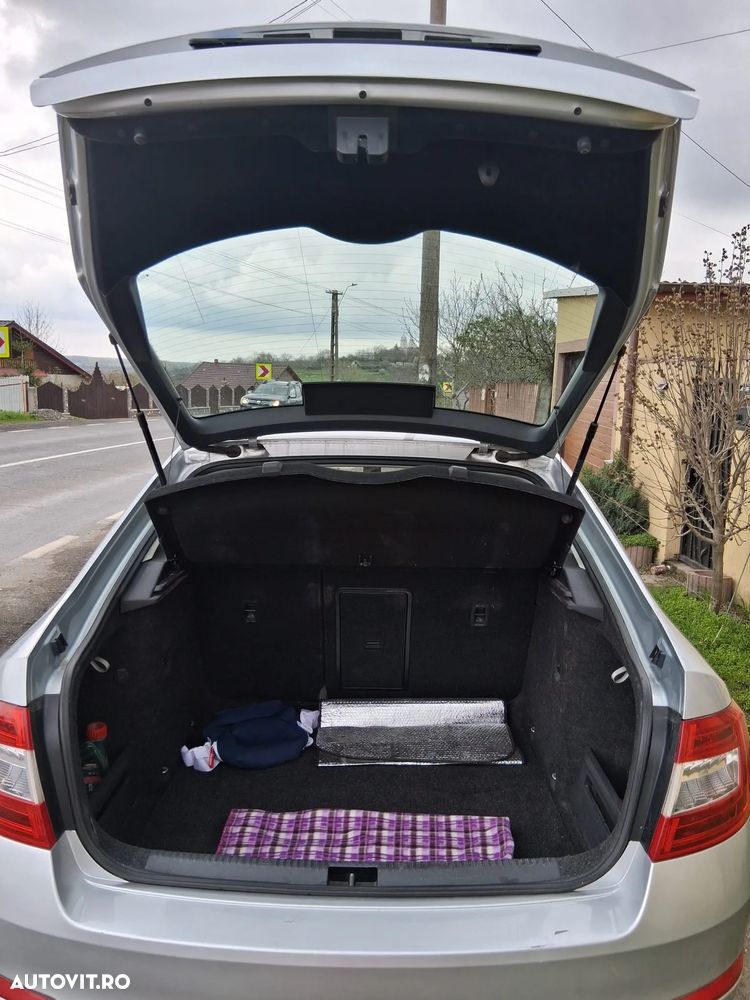 Skoda Octavia 1.6 TDI Active - 8