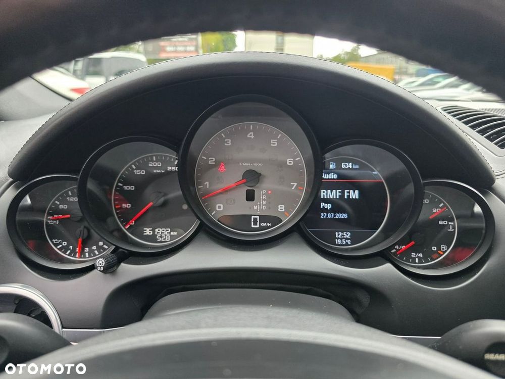 Porsche Cayenne S - 9