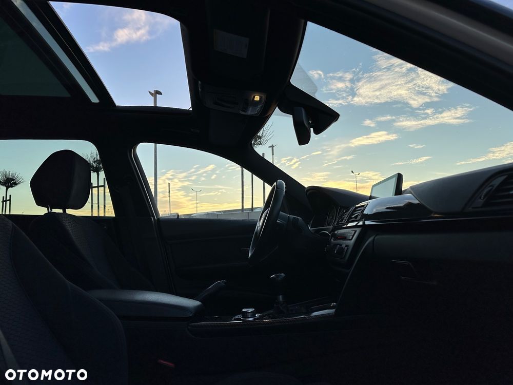 BMW Seria 3 318d M Sport EU6 - 33