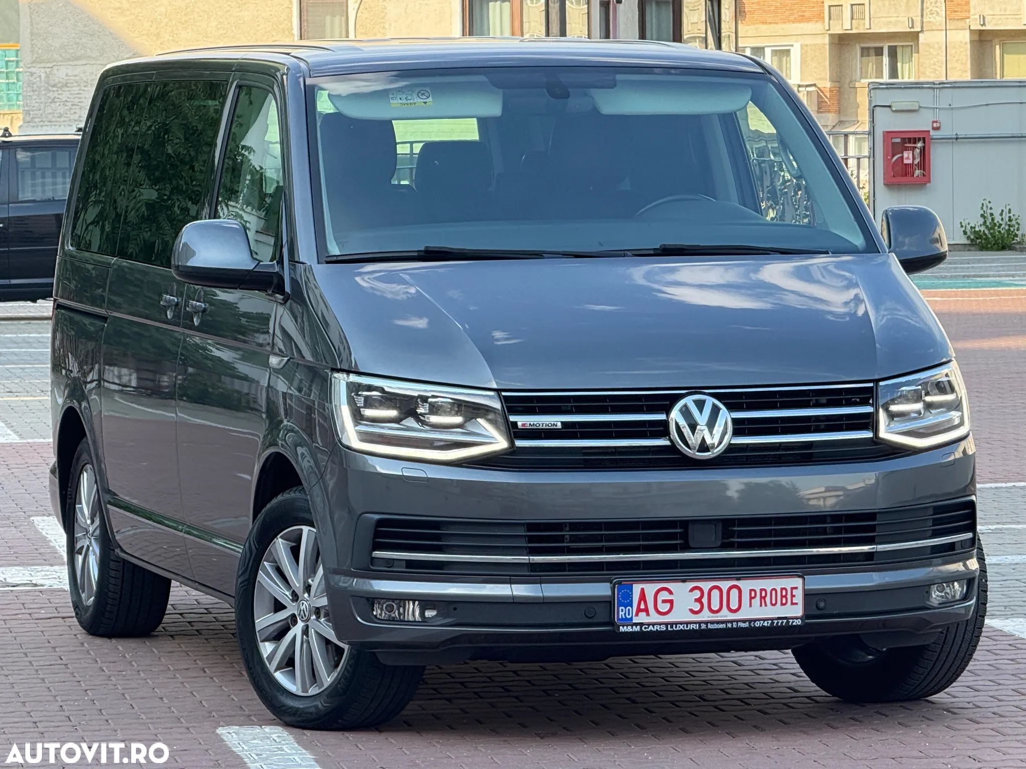 Volkswagen Multivan - 1