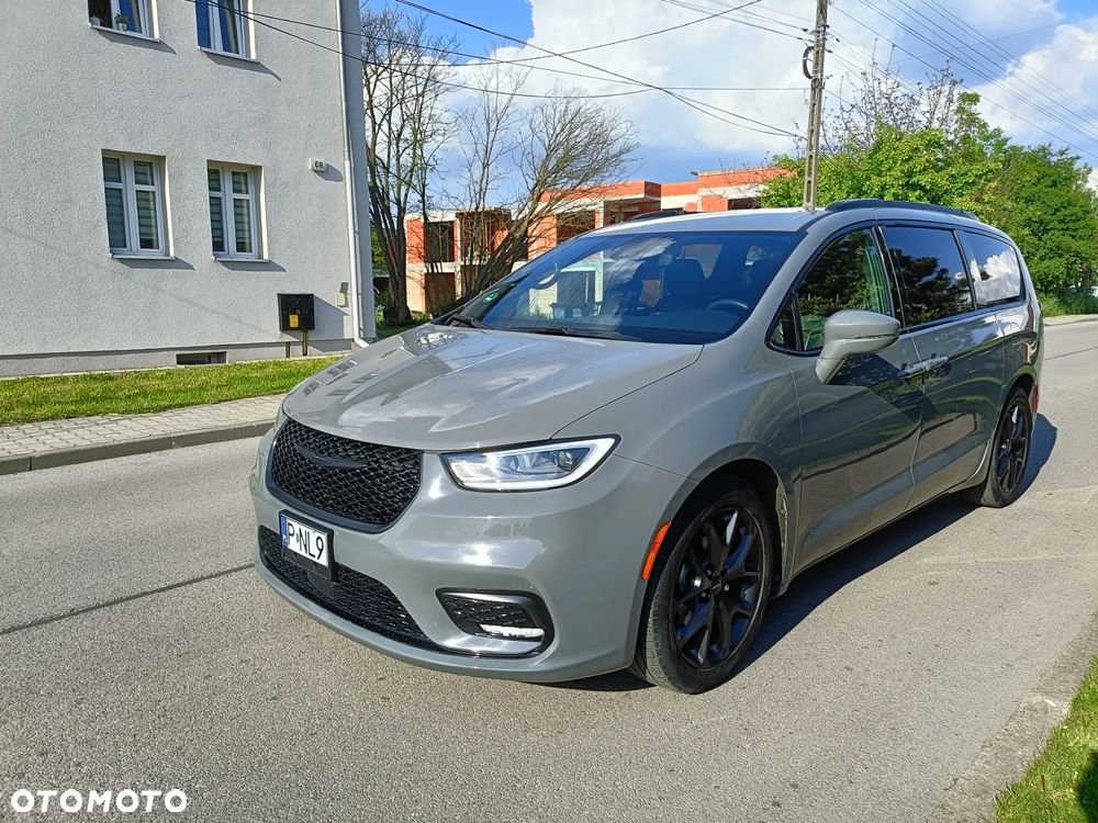 Chrysler Pacifica - 5