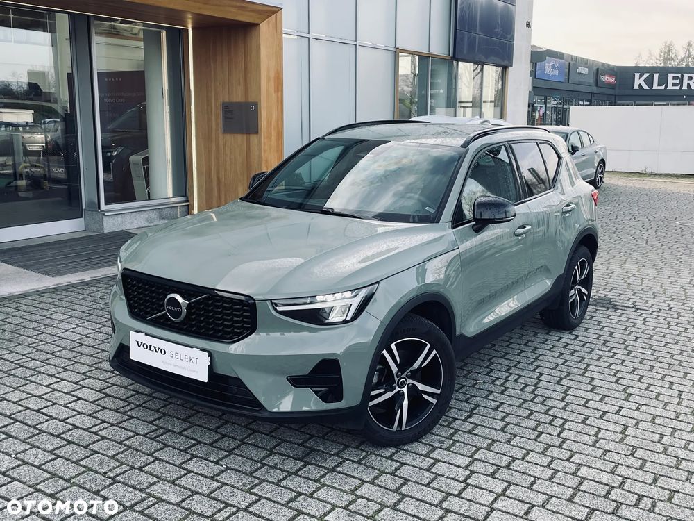 Volvo XC 40 B3 Plus Dark - 2