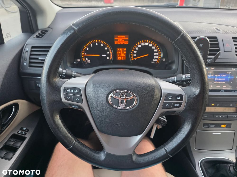 Toyota Avensis 1.8 Executive - 28