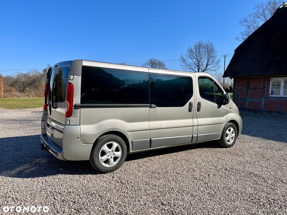 Opel Vivaro L2H1 2.9t - 10