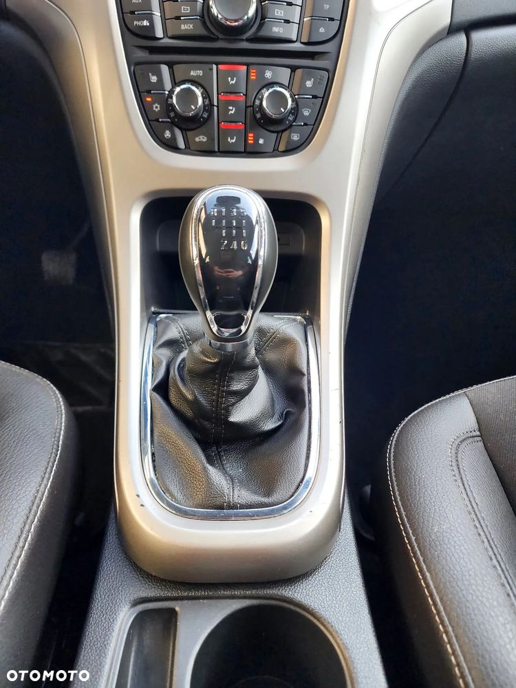 Opel Astra 1.4 Turbo 150 Jahre - 25
