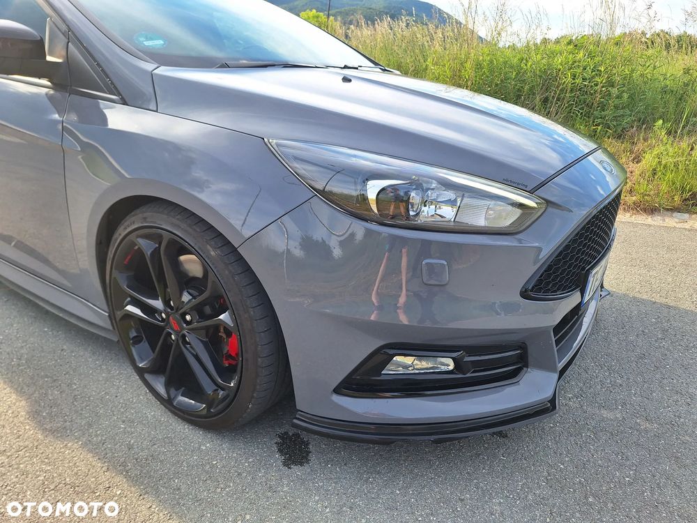 Ford Focus 2.0 EcoBoost ST mit Leder-Sport-Paket - 36