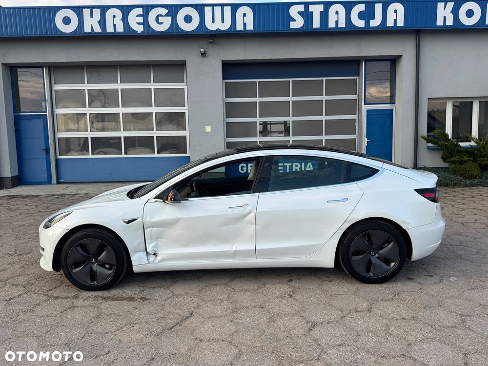 Tesla Model 3 - 8