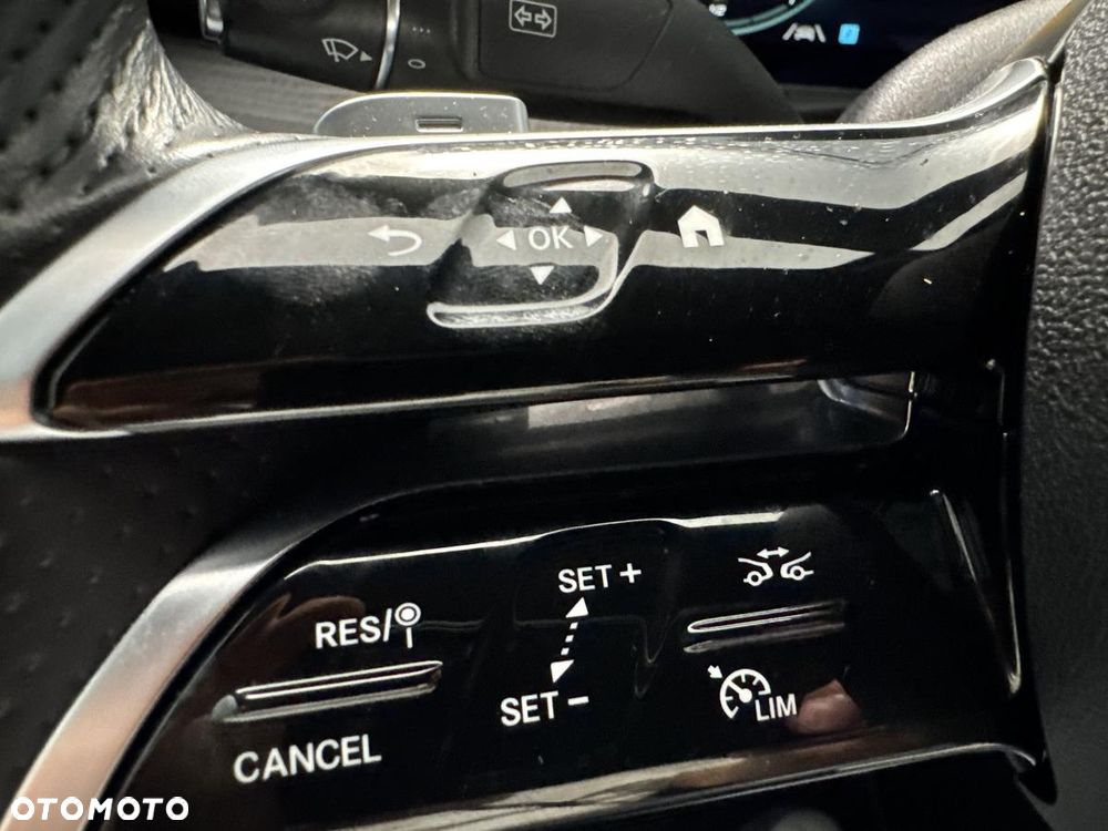 Mercedes-Benz CLS 300 d 4Matic 9G-TRONIC AMG Line - 15