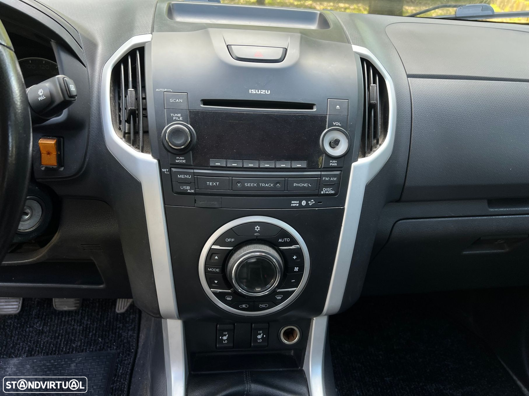 Isuzu D-Max 2.5 DTi CD 4WD LS - 30