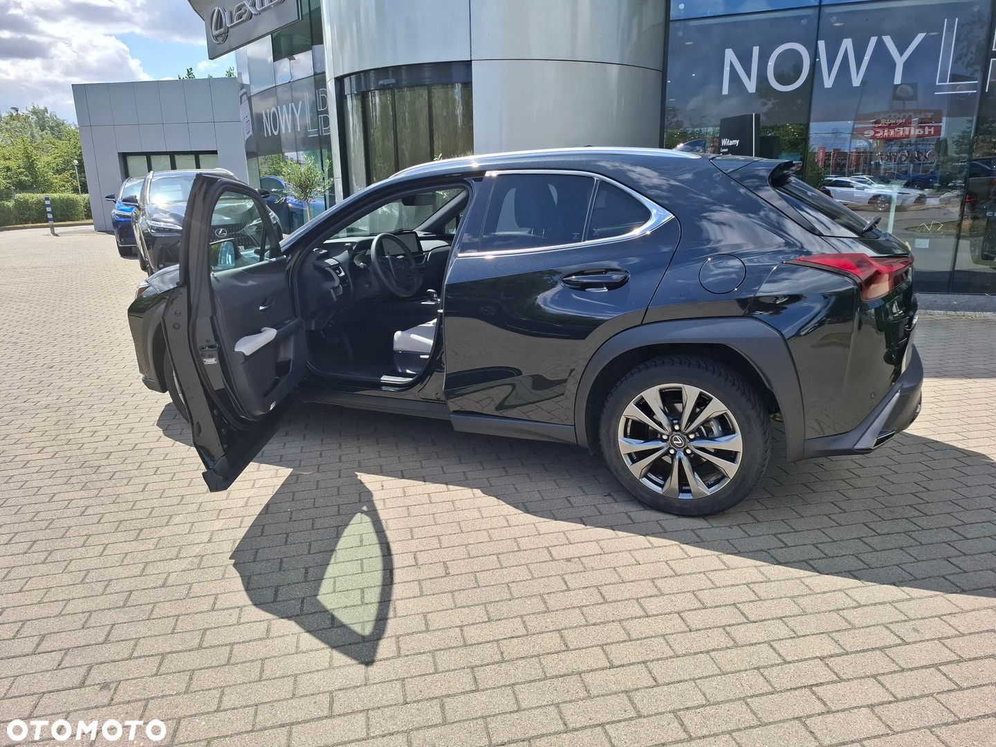 Lexus UX - 10