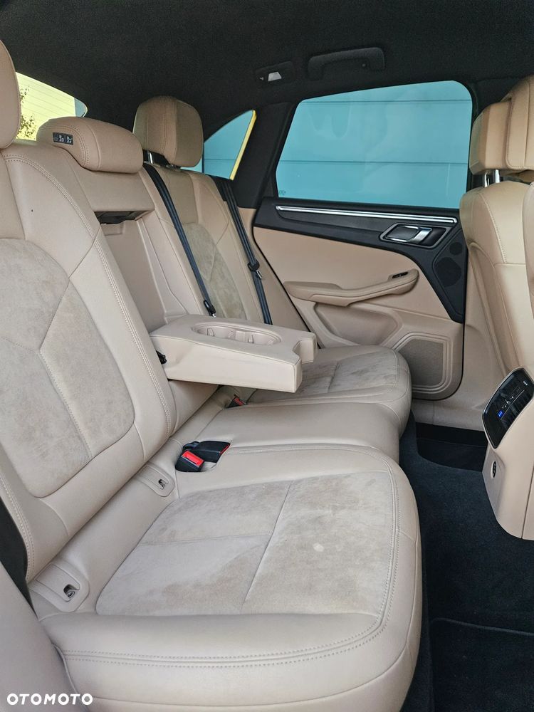 Porsche Macan - 30