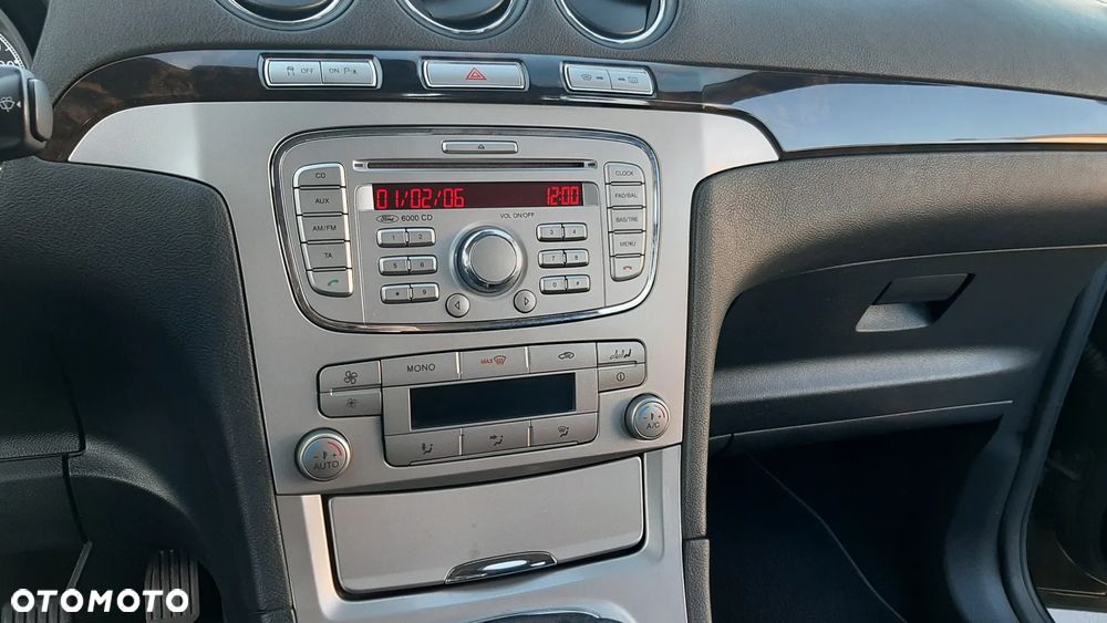 Ford Galaxy 2.0 FF Ghia - 10