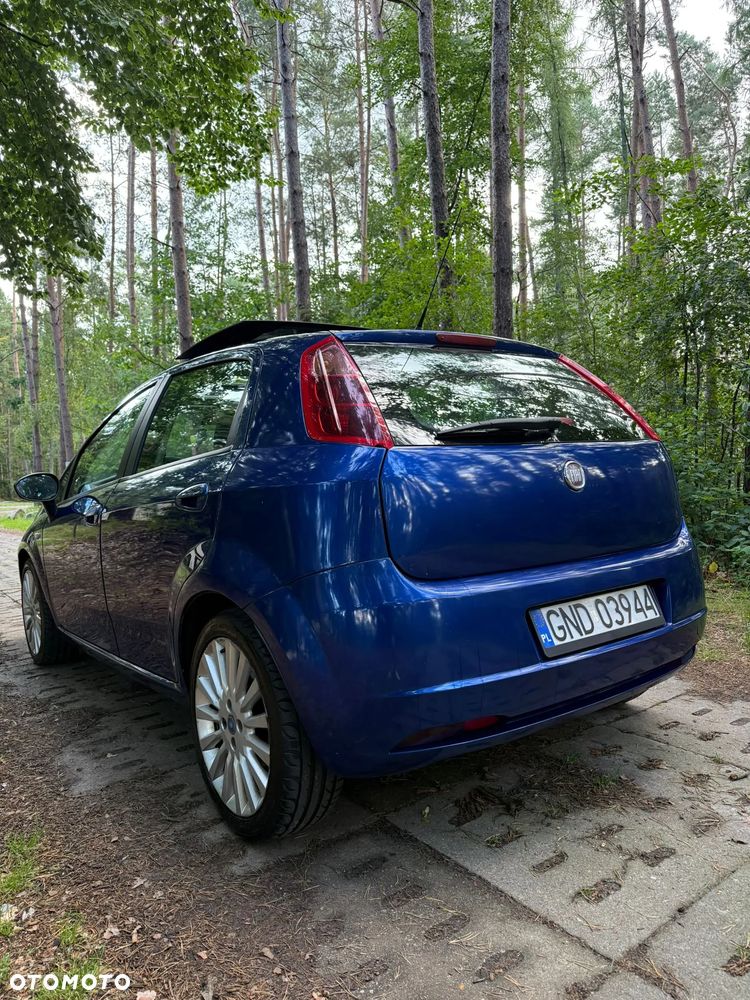 Fiat Grande Punto 1.9 Multijet 8V Emotion - 4