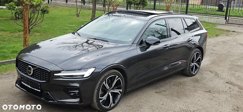 Volvo V60 B4 B DKG Plus Dark - 8