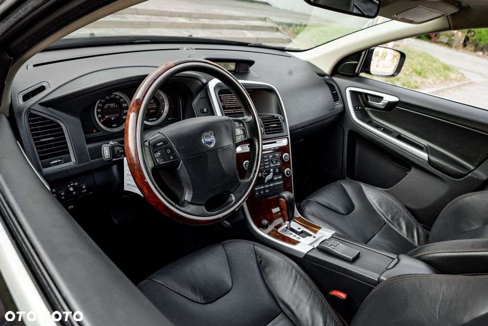 Volvo XC 60 T6 AWD Momentum - 22