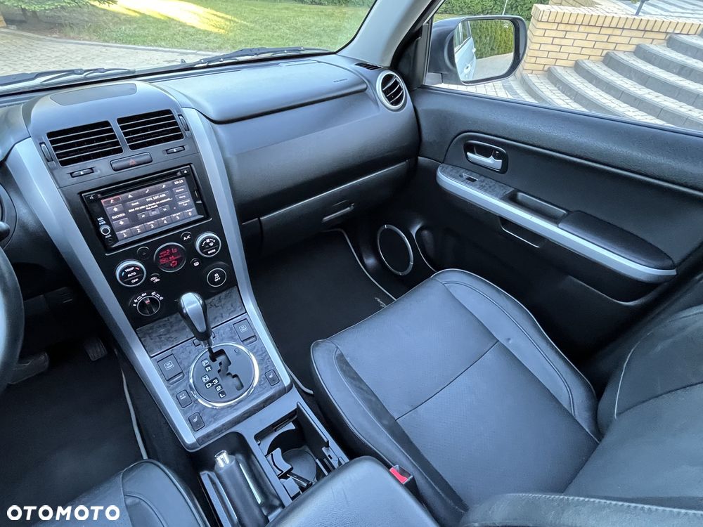 Suzuki Grand Vitara 2.4 De Luxe - 15