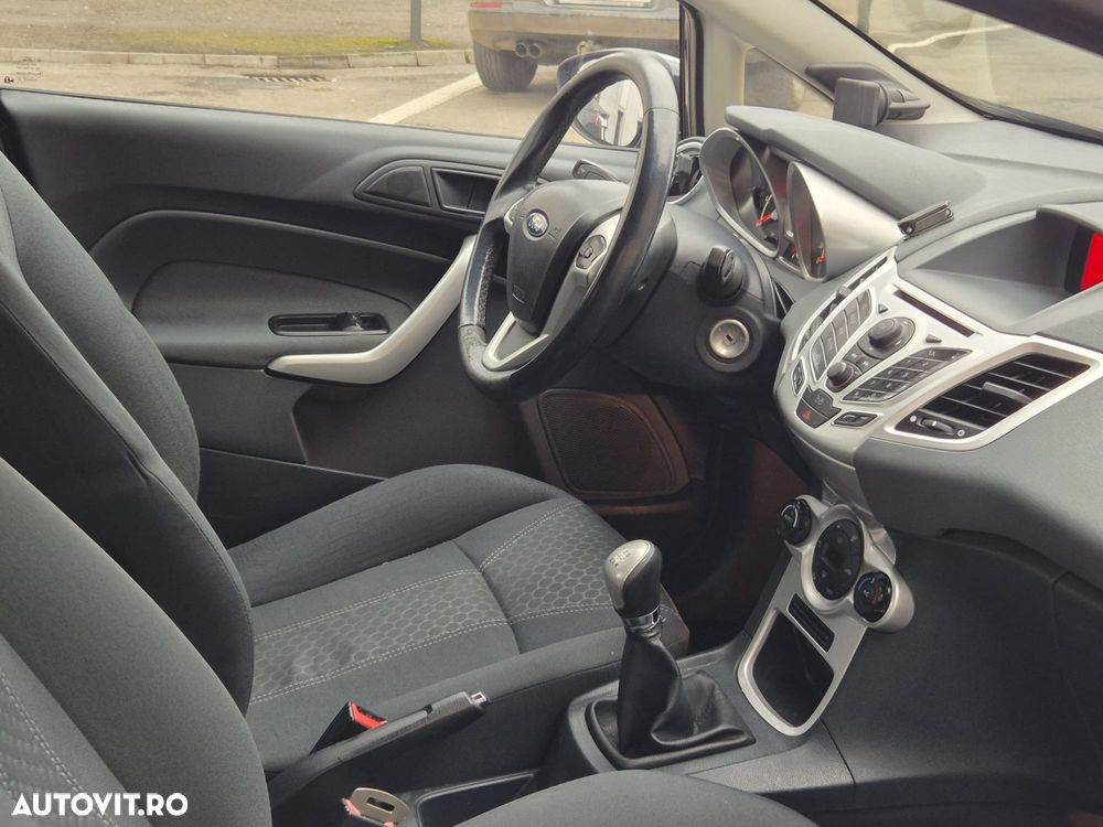 Ford Fiesta 1.6 TDCI Titanium - 8