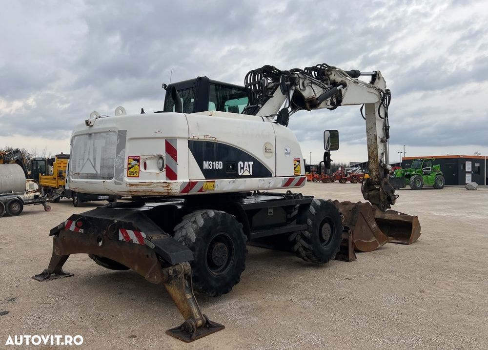 Caterpillar M316D Excavator pe Roti - 4