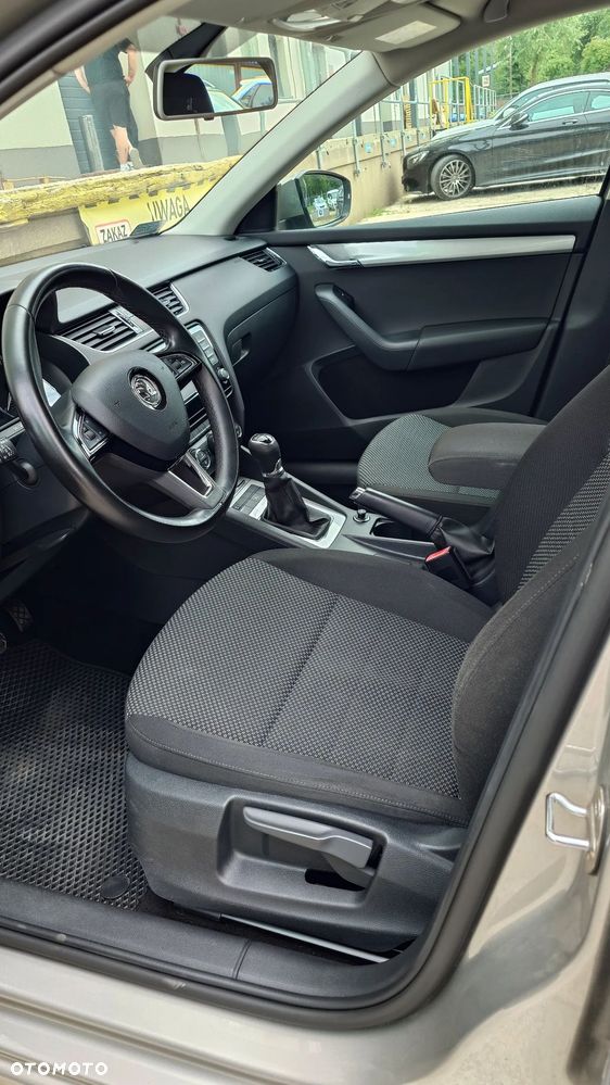 Skoda Octavia 1.4 TSI Ambition - 13