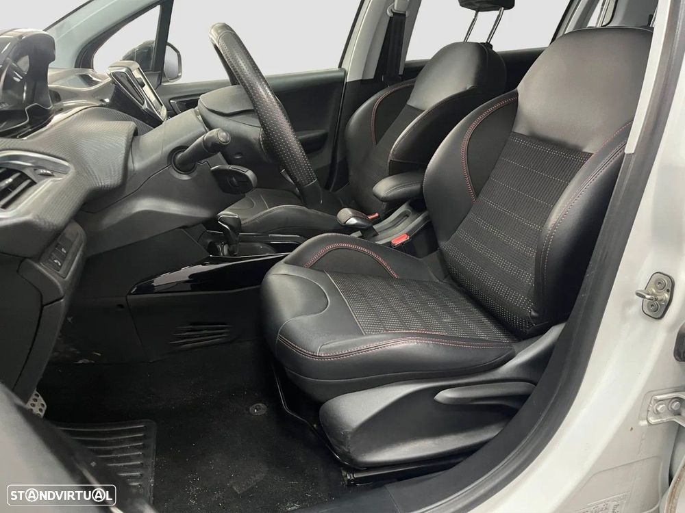 Peugeot 2008 - 8