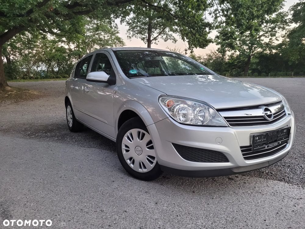 Opel Astra 1.6 Innovation - 25