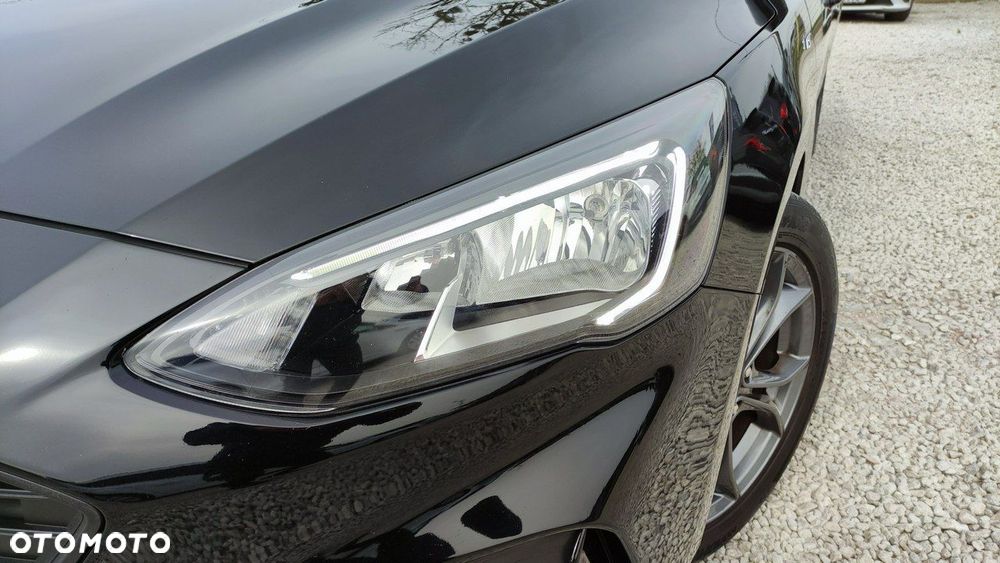 Ford Focus 1.5 EcoBlue Start-Stopp-System ST-LINE DESIGN - 19