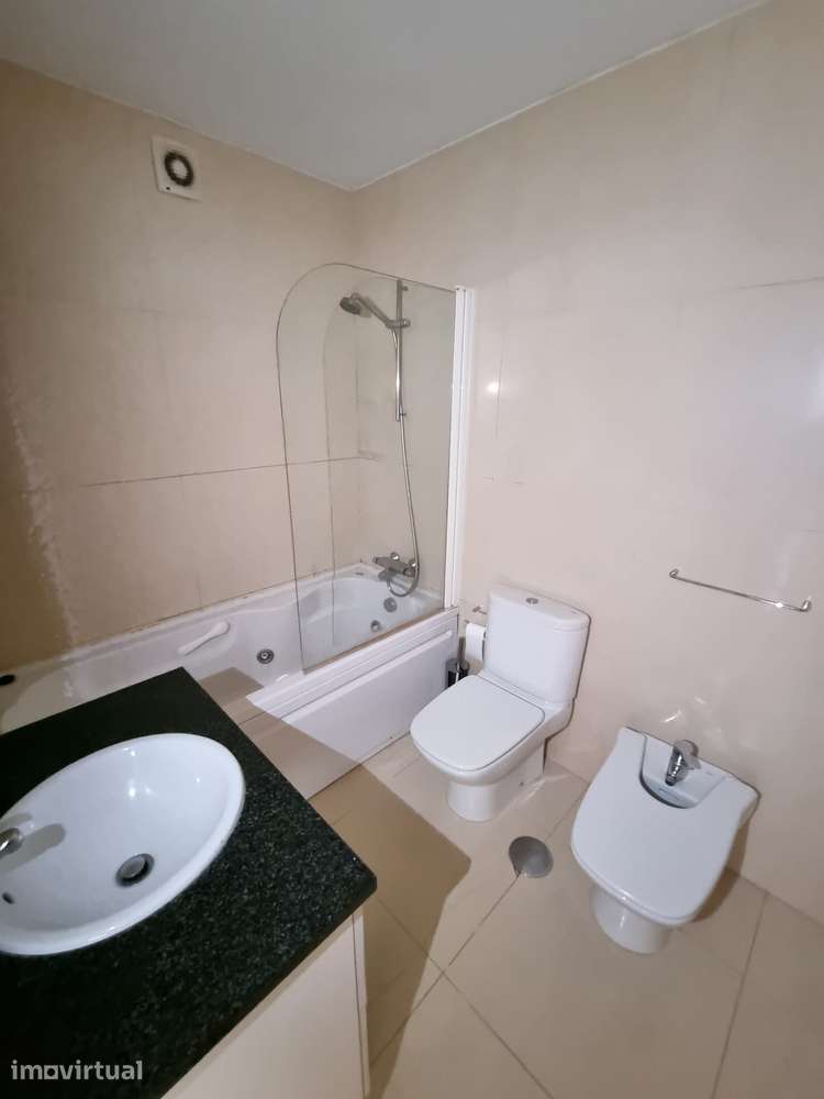 Apartamento T2 para Arrendamento - Próximo da Praia e Parque da Cidade - Grande imagem: 5/8