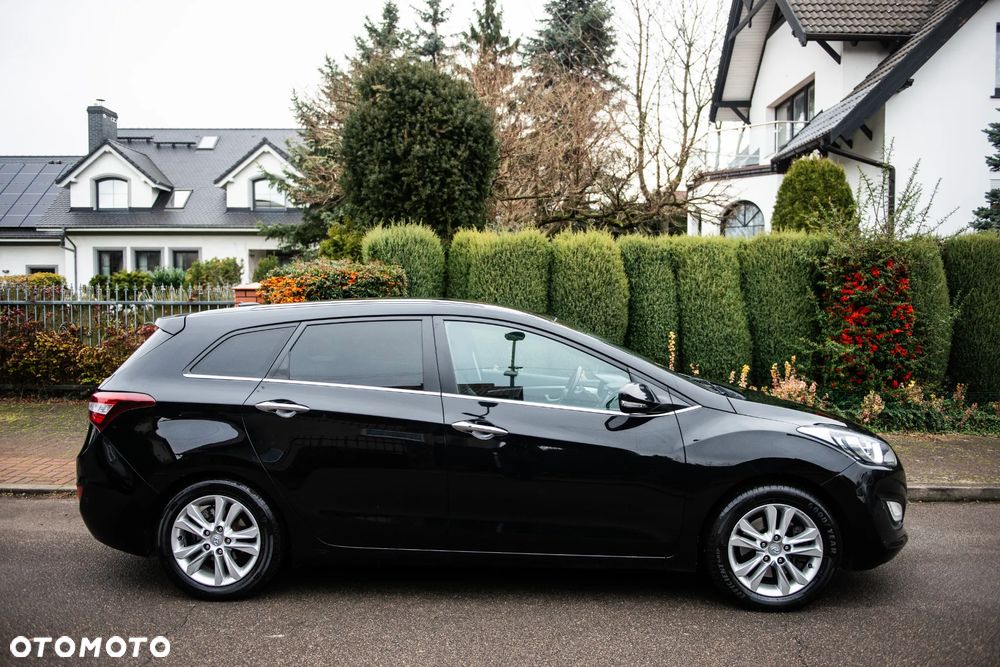 Hyundai i30 blue Kombi 1.6 GDi Passion - 4