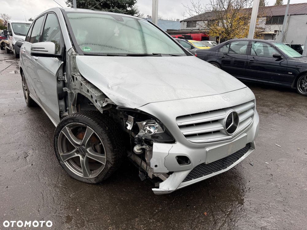 Mercedes-Benz Klasa B 180 BlueEFFICIENCY Edition Style - 4